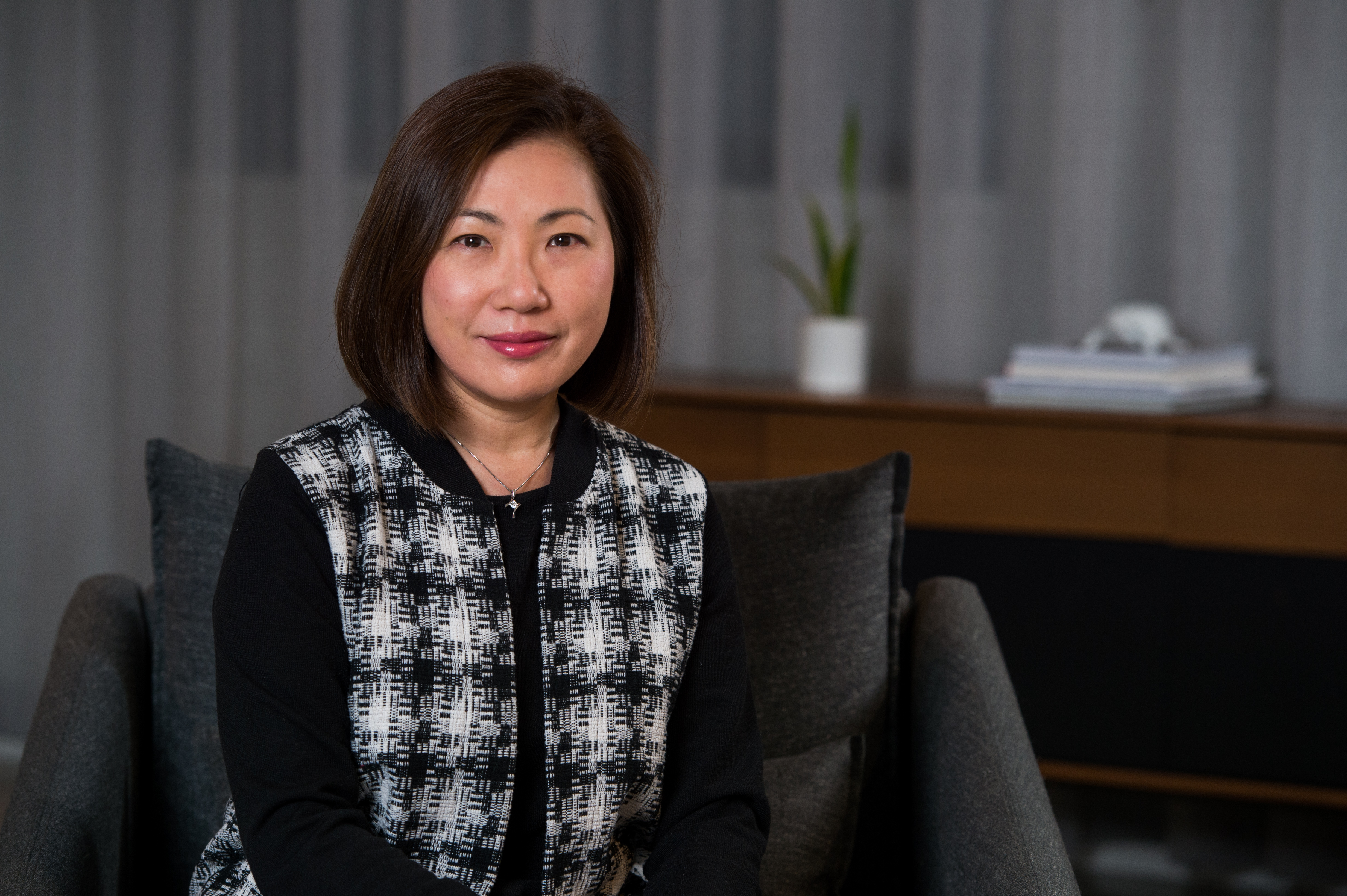 Portrait Yolanda Chan - Axiom's general manager for Asia-Pacific. 