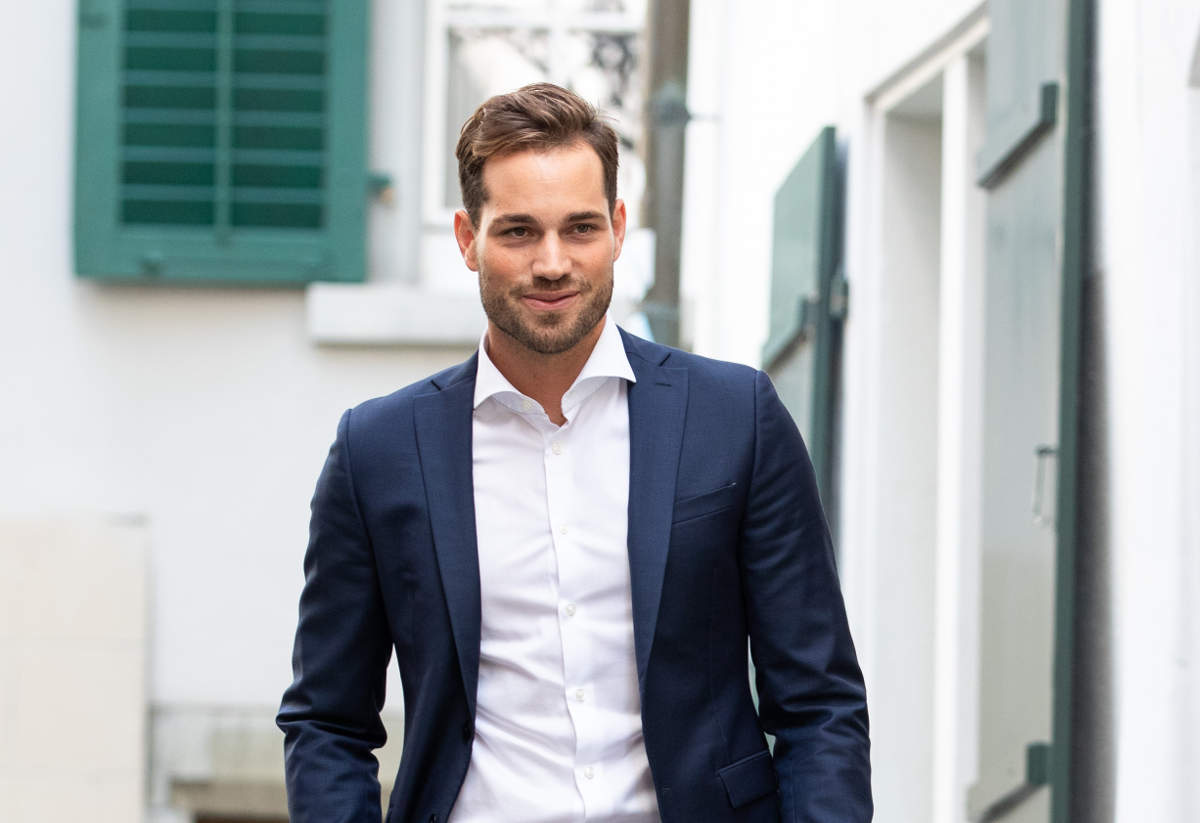 claudio-staub-senior-sales-manager-team-portrait